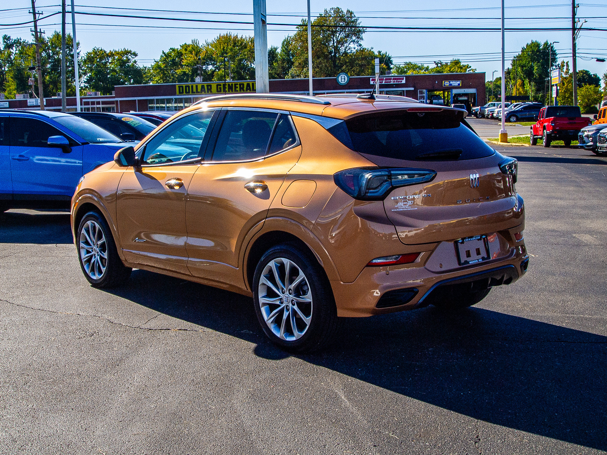 Used 2025 Buick Encore GX Avenir w/ Avenir Technology Package FWD image 5