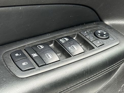 Used 2018 Jeep Grand Cherokee Laredo RWD image 19