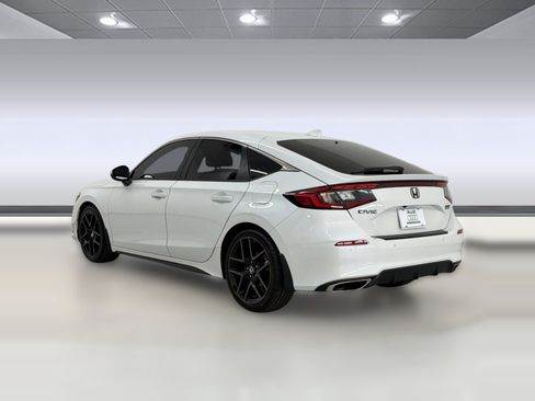 Used 2024 Honda Civic Sport Touring image 3