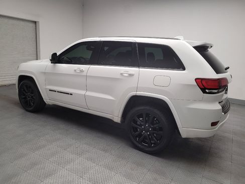 Used 2022 Jeep Grand Cherokee Laredo X AWD/4WD image 3