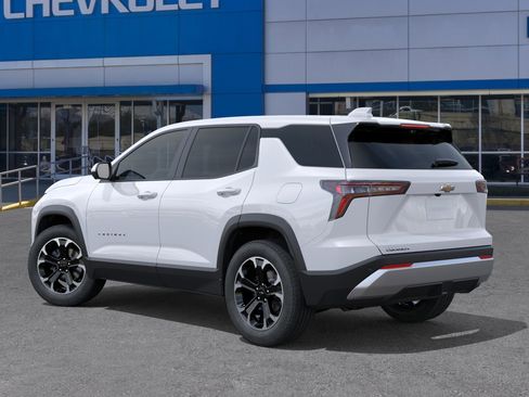 New 2026 Chevrolet Equinox LT w/ Convenience Package II FWD image 3