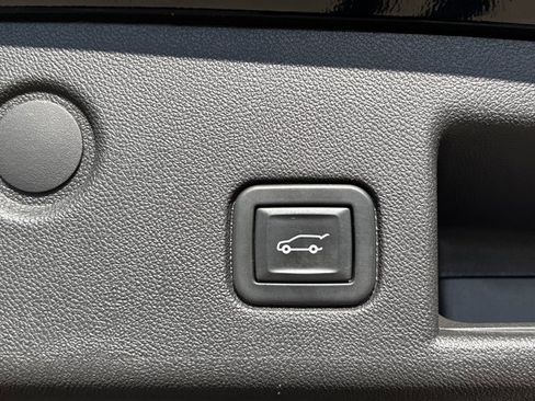 Used 2020 Chevrolet Equinox LT image 10