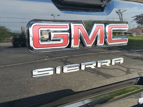 Used 2024 GMC Sierra 1500 Elevation AWD/4WD image 6