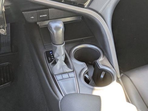 Used 2024 Toyota Camry SE image 14