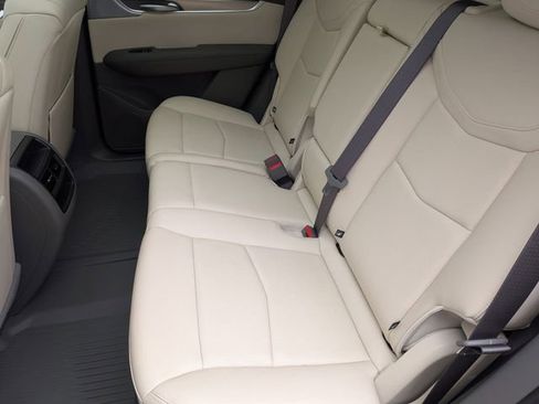Certified 2024 Cadillac XT5 Premium Luxury w/ LPO, Floor Liner Package AWD/4WD image 22