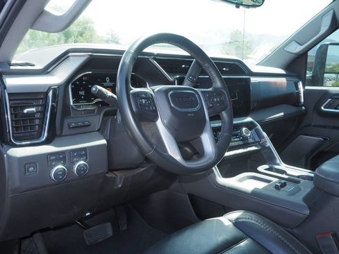 Used 2025 GMC Sierra 3500 Denali w/ Technology Package AWD/4WD image 12