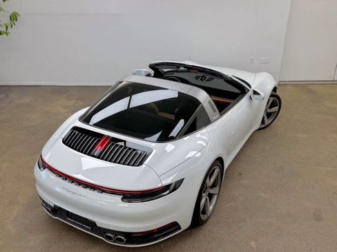 Used 2024 Porsche 911 Targa 4S w/ Premium Package image 33