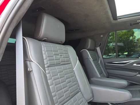 Used 2023 Cadillac Escalade V w/ LPO, ONYX Package AWD/4WD image 19
