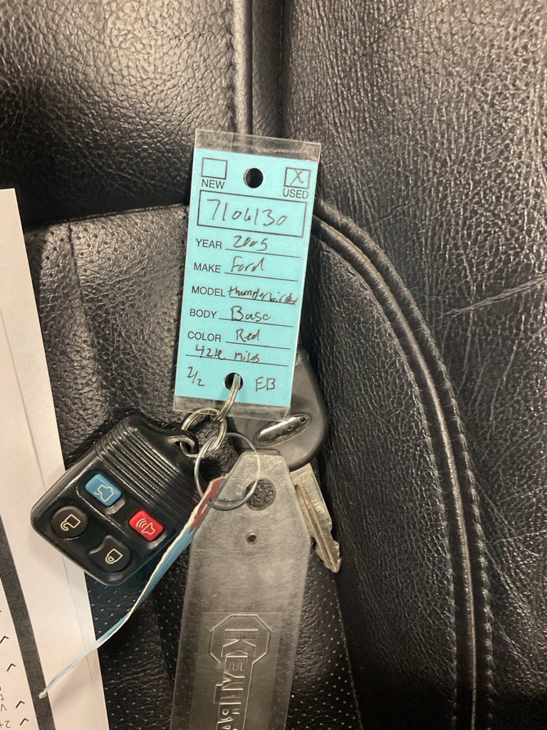 Used 2005 Ford Thunderbird RWD image 31