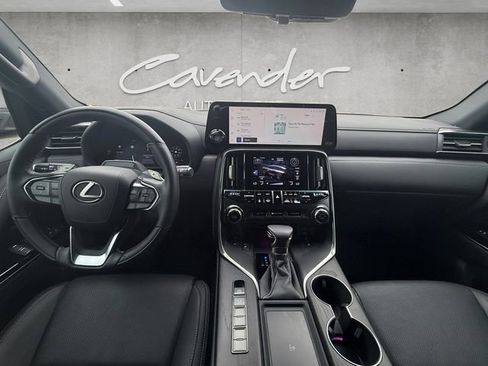 Used 2025 Lexus LX 600 4WD w/ Accessory Package (2T) image 20