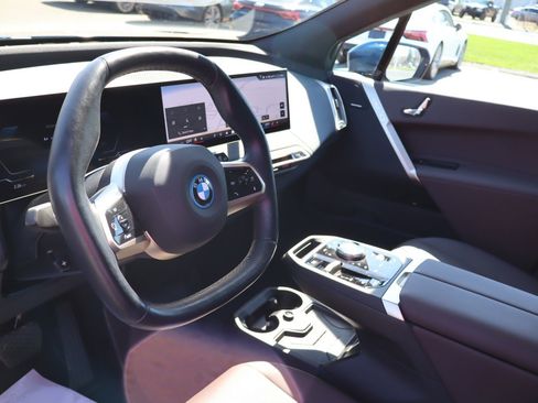 Used 2024 BMW iX xDrive50 w/ Sport Package image 9