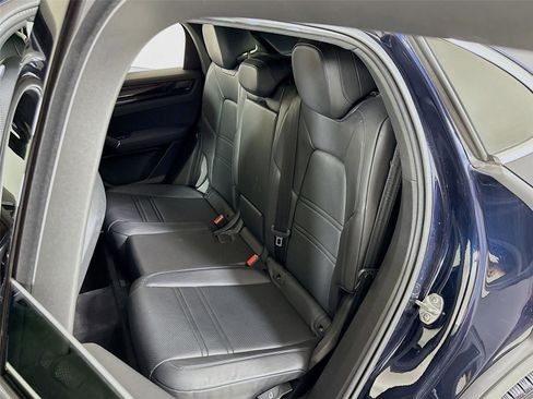 Used 2022 Porsche Cayenne Coupe w/ Premium Package image 25