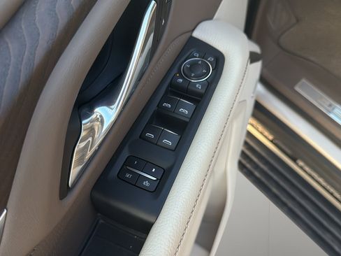 Used 2021 GMC Yukon Denali w/ Denali Ultimate Package RWD image 11