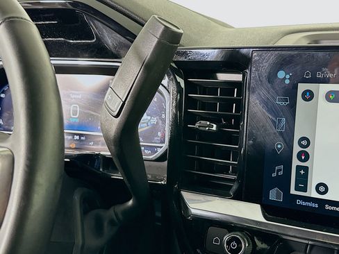 Used 2024 Chevrolet Silverado 1500 LT image 24