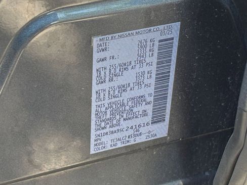 Used 2025 Nissan Pathfinder SV FWD image 28
