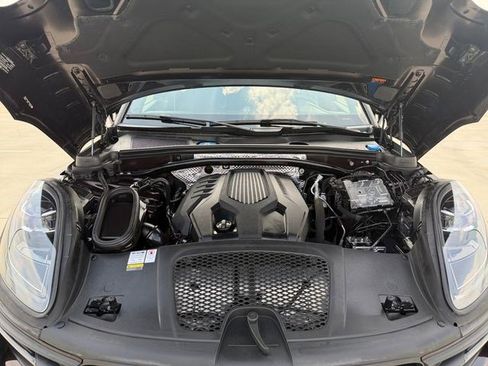 Used 2022 Porsche Macan AWD/4WD image 23
