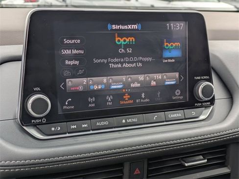 Used 2023 Nissan Rogue SV w/ SV Premium B Package image 22