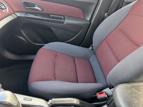 Used 2014 Chevrolet Cruze LT image 11