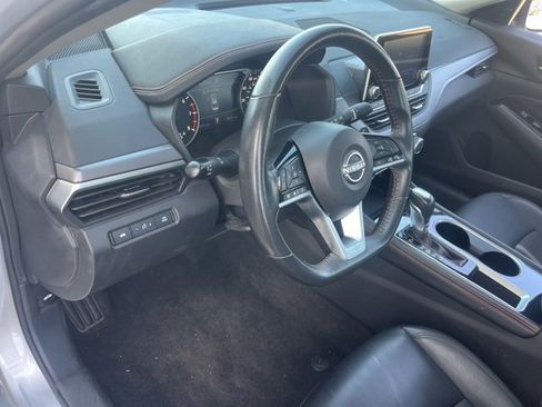 Used 2024 Nissan Altima 2.5 SR image 9