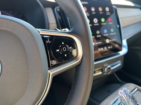 Certified 2025 Volvo XC90 B6 Plus image 29