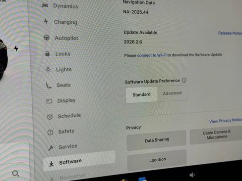 Used 2022 Tesla Model Y Long Range image 17