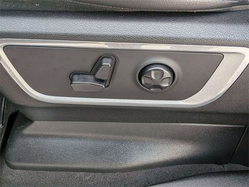 Used 2019 RAM 1500 Laramie image 13