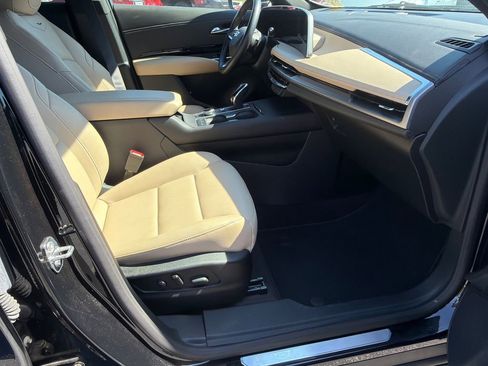 Used 2024 Cadillac XT4 Luxury FWD image 13