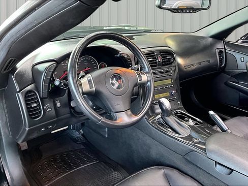 Used 2010 Chevrolet Corvette Convertible w/ Preferred Equipment Group RWD image 17