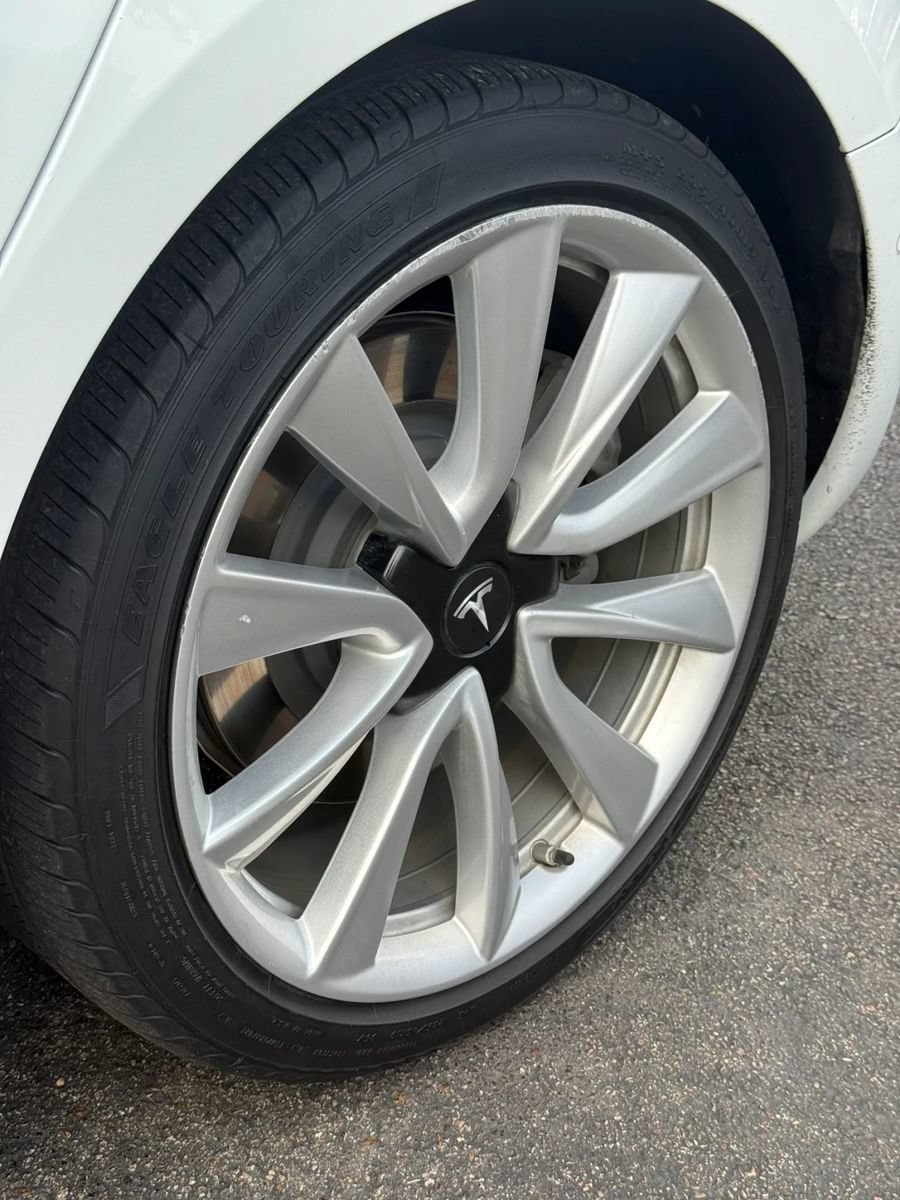 Used 2020 Tesla Model 3 Standard Range RWD image 10
