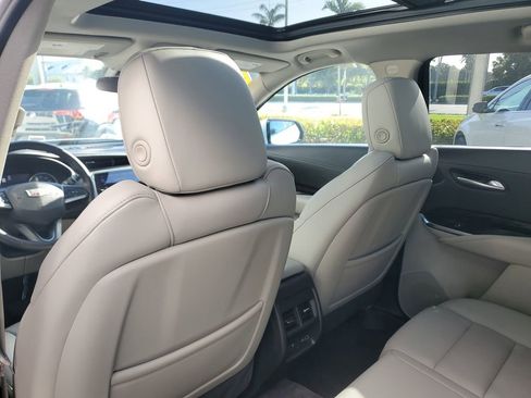 Used 2023 Cadillac XT4 Premium Luxury image 15