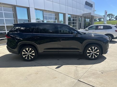 Used 2024 Toyota Grand Highlander AWD Hybrid image 10