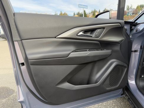 New 2026 Chevrolet Equinox EV LT image 9