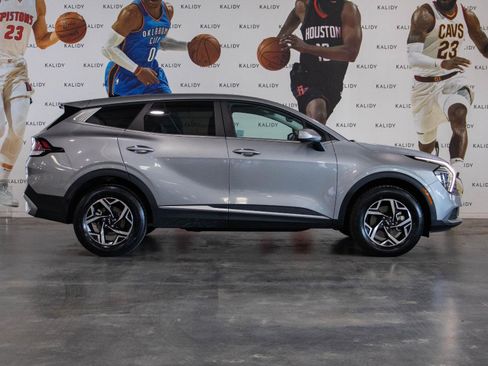 Used 2024 Kia Sportage LX image 17
