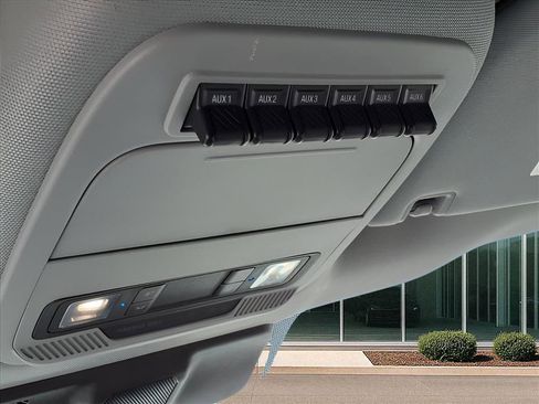 Used 2023 Ford F550 4x4 Regular Cab Super Duty image 8