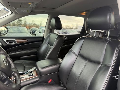 Used 2019 Nissan Pathfinder Platinum image 16