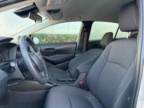 Used 2023 Toyota Corolla LE image 4
