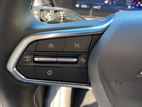 Used 2025 Chevrolet Traverse LT image 29