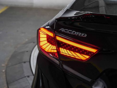 Used 2022 Honda Accord Sport image 11