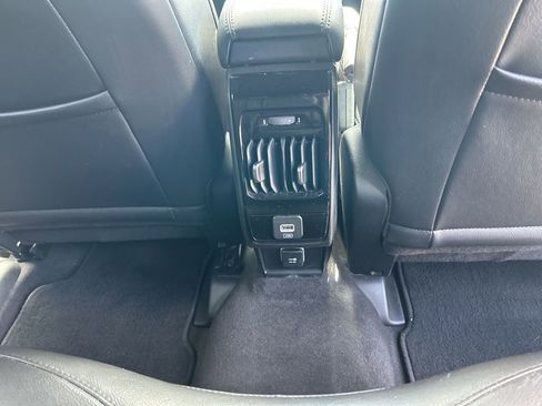 Used 2023 Jeep Compass Limited image 27