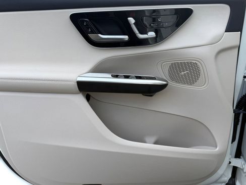 New 2026 Mercedes-Benz GLC 300 image 13