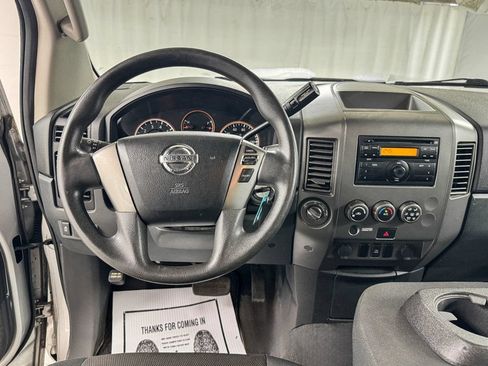 Used 2014 Nissan Titan PRO-4X AWD/4WD image 11