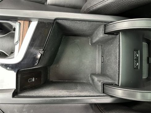 Certified 2023 Volvo XC60 B5 Plus w/ Climate Package image 21
