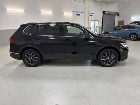 Certified 2023 Volkswagen Tiguan SE FWD image 10