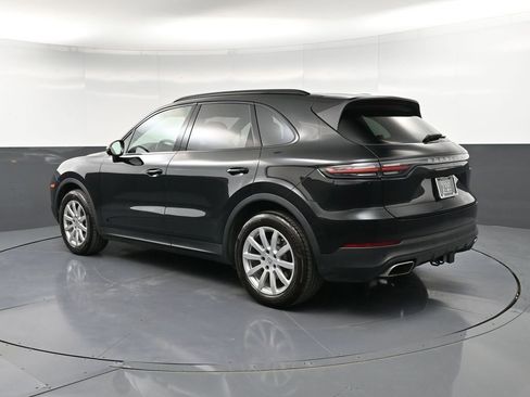 Certified 2023 Porsche Cayenne image 3