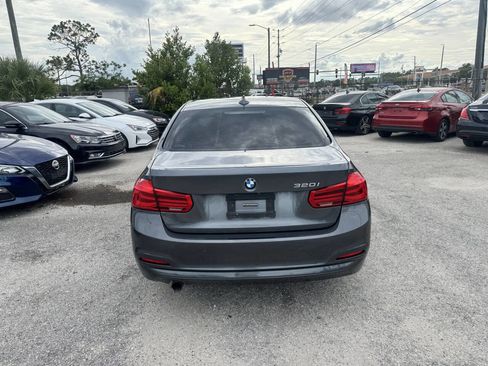 Used 2018 BMW 320i Sedan RWD image 4