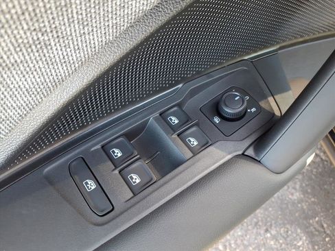 New 2025 Volkswagen Tiguan S image 9