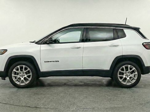 Used 2025 Jeep Compass Limited image 5