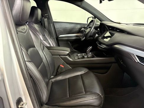 Used 2022 Cadillac XT4 Premium Luxury w/ Safety Alert Package image 13