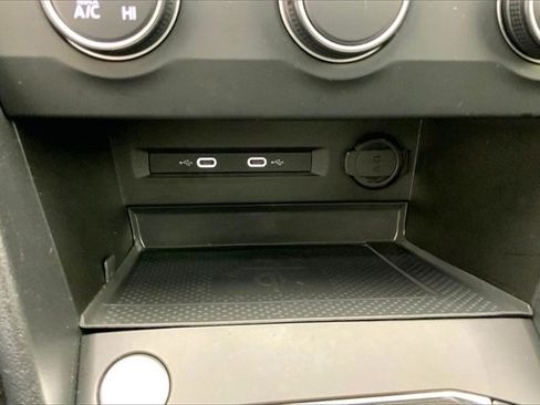 Certified 2022 Volkswagen Taos SE w/ Panoramic Sunroof Package image 29