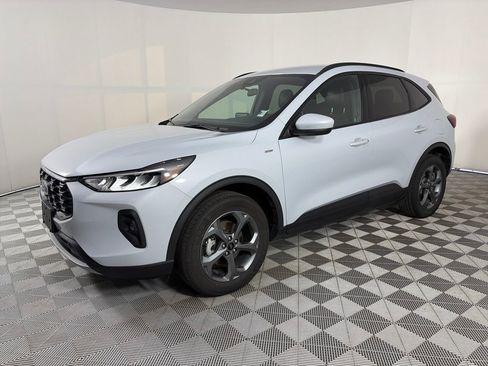 Used 2025 Ford Escape ST-Line Select image 3